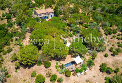 Villa with pool and garden 2