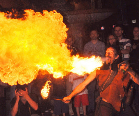 mangiafuoco di Oscuro