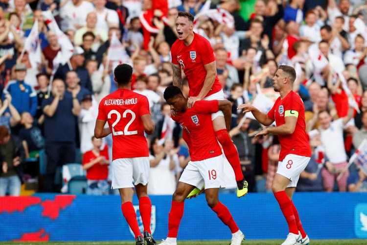 Le début de la rencontre opposant l'Angleterre à la Suisse sera diffusé en noir et blanc...