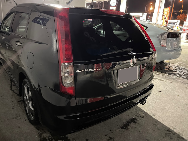 ストリームの洗車・洗車で黒光り・給油に関するカスタム事例の投稿画像2枚目