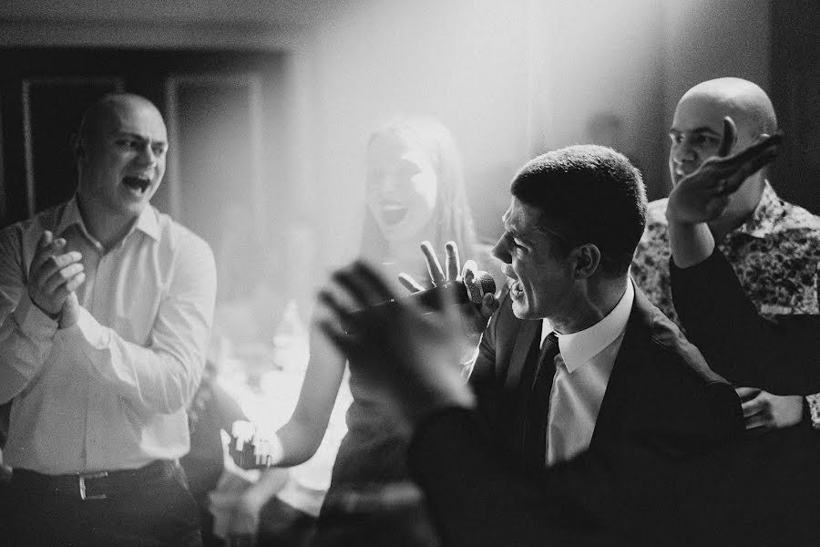 Fotógrafo de casamento Roman Kakotkin (rkakotkin). Foto de 24 de março 2016