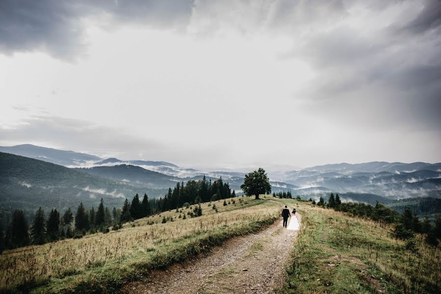 Fotografo di matrimoni Vasyl Balan (balanstudio). Foto del 7 maggio 2021