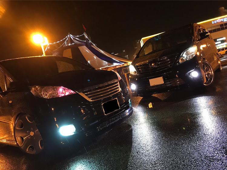 ステップワゴンのステップワゴン・アルファード・夜・雨・撮影に関するカスタム事例の投稿画像1枚目