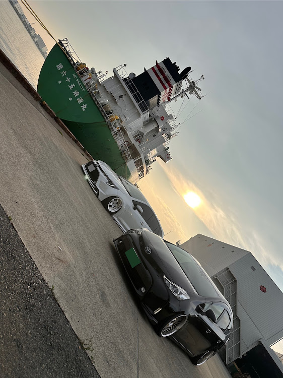 プリウスαのオフ会・大阪旅行・エアサス・EMITZ・マイナスオフセットに関するカスタム事例の投稿画像1枚目