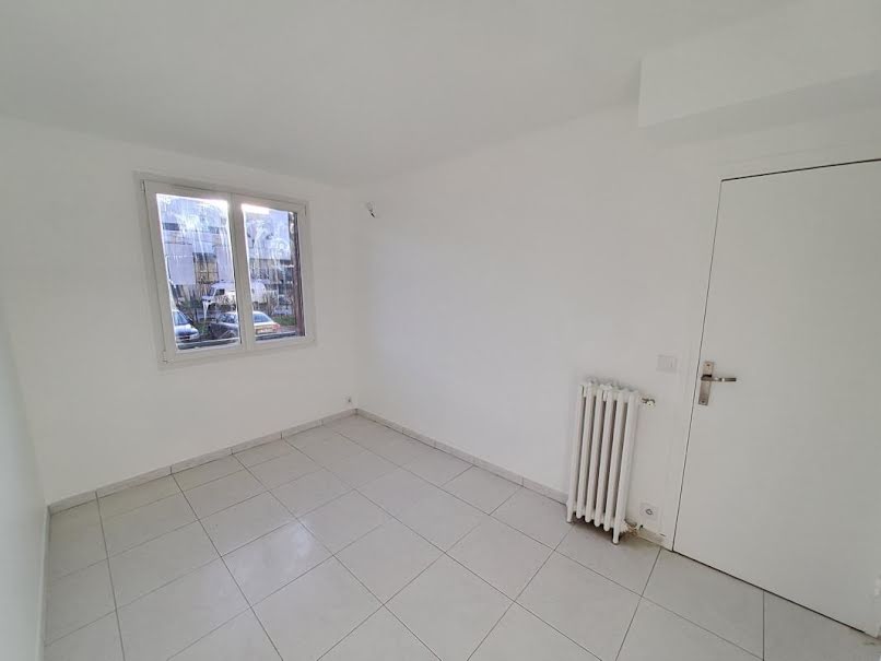 Location  appartement 3 pièces 49 m² à Clichy-sous-Bois (93390), 900 €