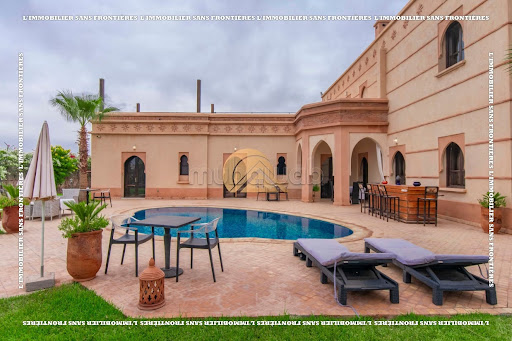 Villa avec piscine et jardin 3