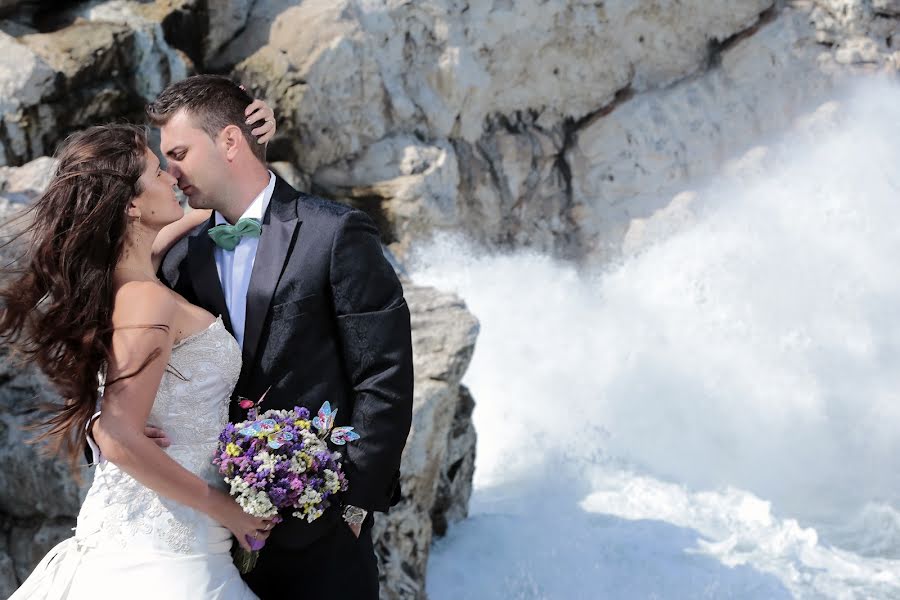 Fotografo di matrimoni Daniel Colibaba (colibabadaniel). Foto del 15 gennaio 2017