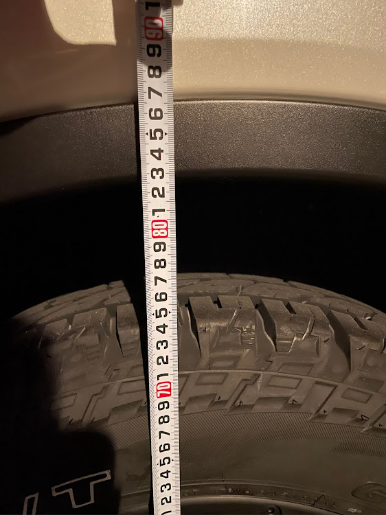 エクストレイルのホイール交換・車高調整・11月もよろしくお願いしますに関するカスタム事例の投稿画像3枚目