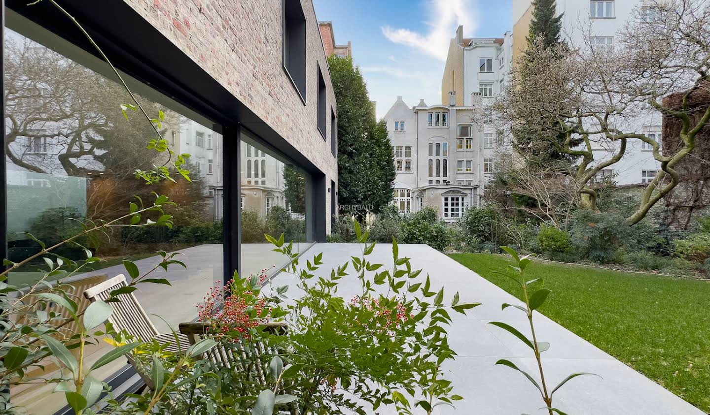 Contemporary house with garden and terrace Etterbeek