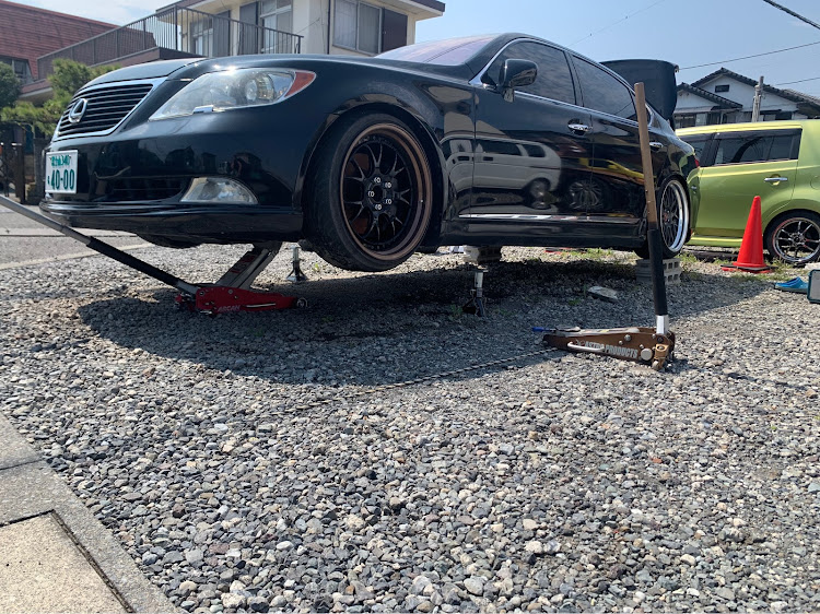 LSのLS460L・セルモーター交換・適当工業に関するカスタム事例の投稿画像1枚目