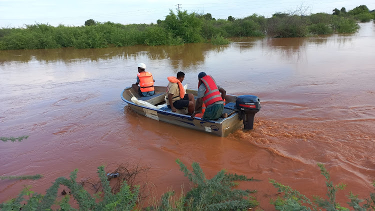 A team from Kenya Red Cross in rescue operation.