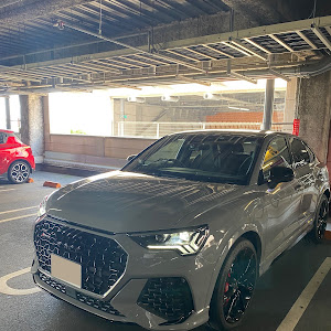 RS Q3 スポーツバック