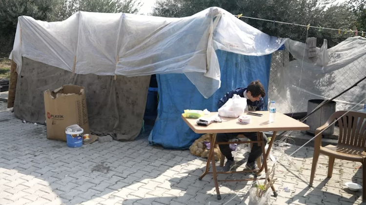 Tents have appeared everywhere in the town of Samandag, but more are needed