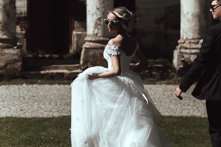 Fotografo di matrimoni Karolina Šližytė (portraitsbykaro). Foto del 13 luglio 2017