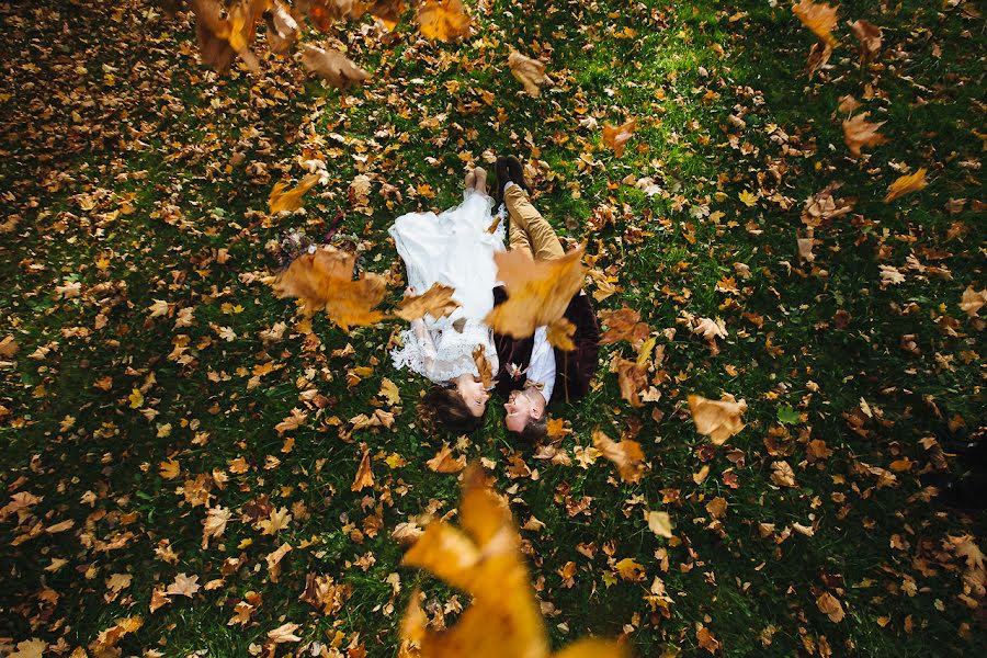 Wedding photographer Tolik Boev (tolikboev). Photo of 15 December 2015