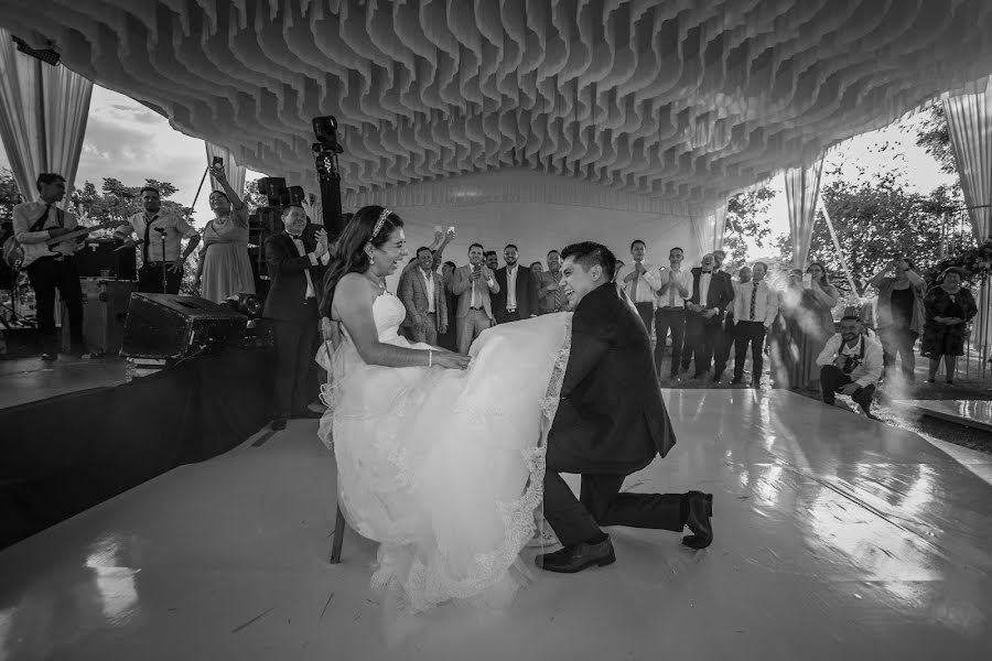 Fotograful de nuntă Daniel Corona (danyc0rona). Fotografia din 29 iulie 2023