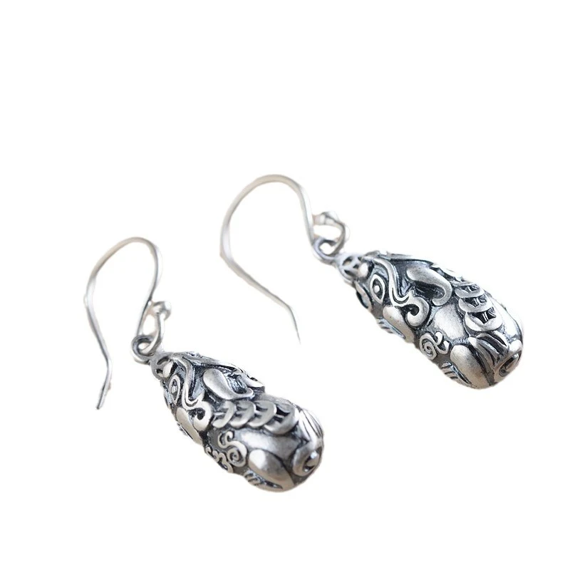 Boucles d'oreilles minimalistes élégantes pour femmes rétro Style épuré et chic Accessoire de mode féminin parfait pour un look intemporel