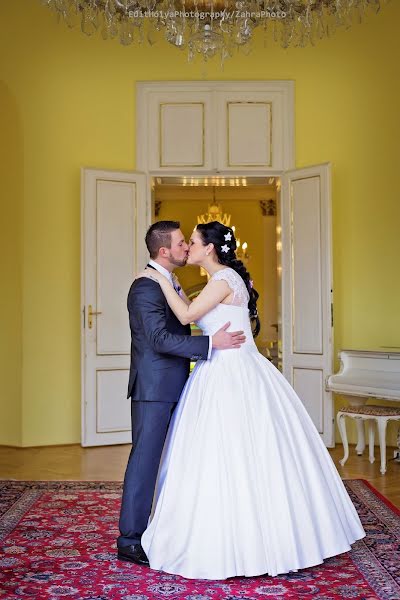 Fotógrafo de casamento Edit Hólya (zahraphotosk). Foto de 16 de abril 2019