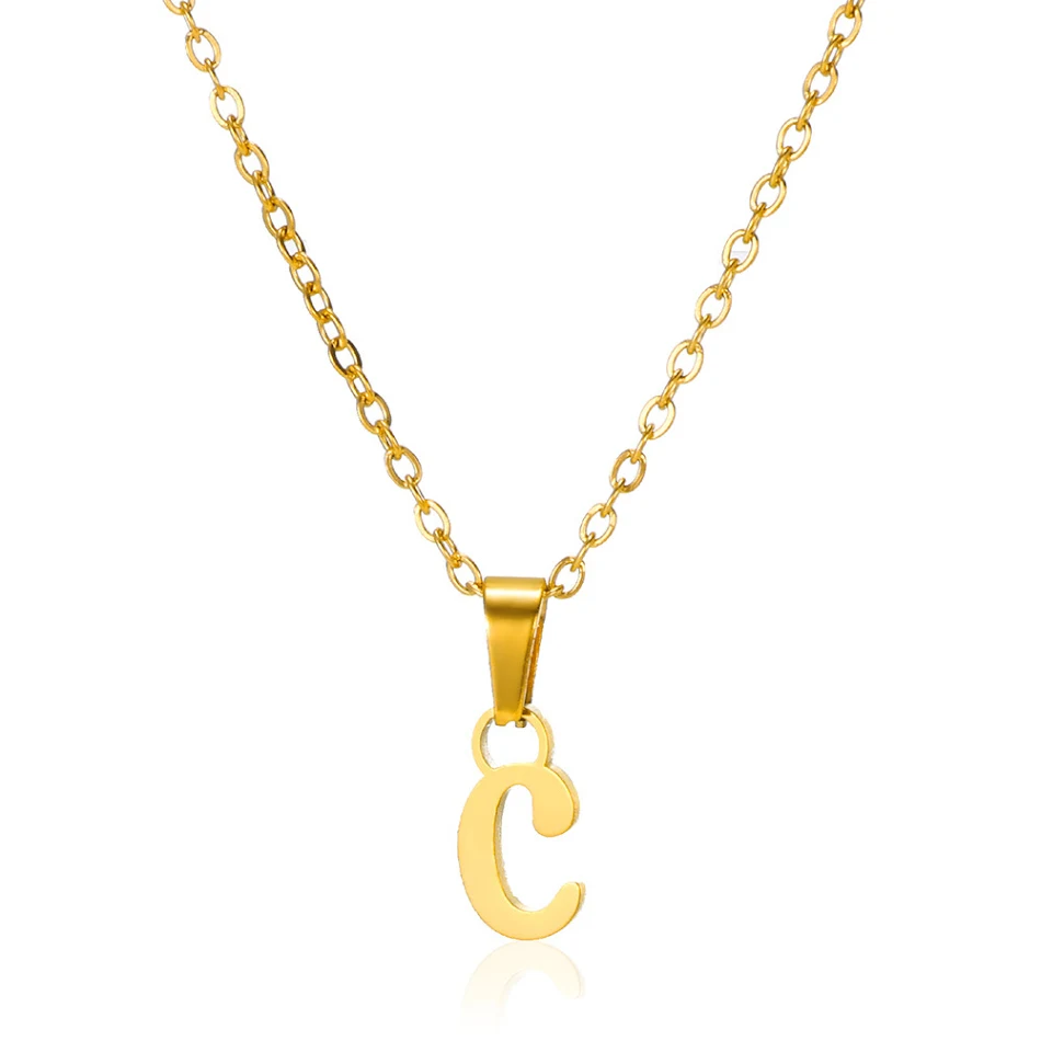 Collier avec petite lettre en acier inoxydable plaqué or 18K pour femmes, simple et élégant, parfait pour un usage quotidien ou un cadeau spécial.