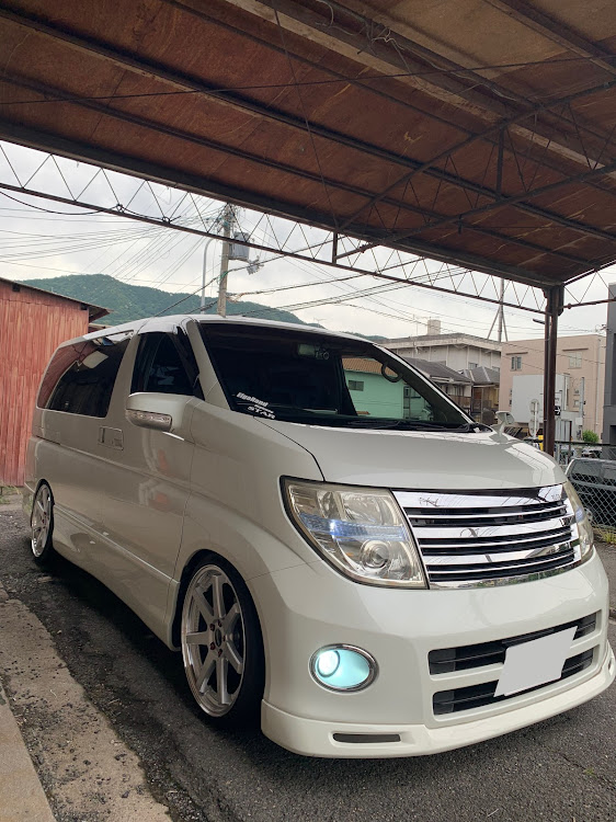 エルグランドのA-TECHさんが投稿したカスタム事例の投稿画像3枚目