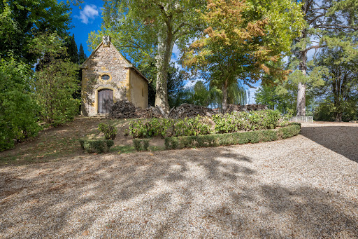 House with garden 3