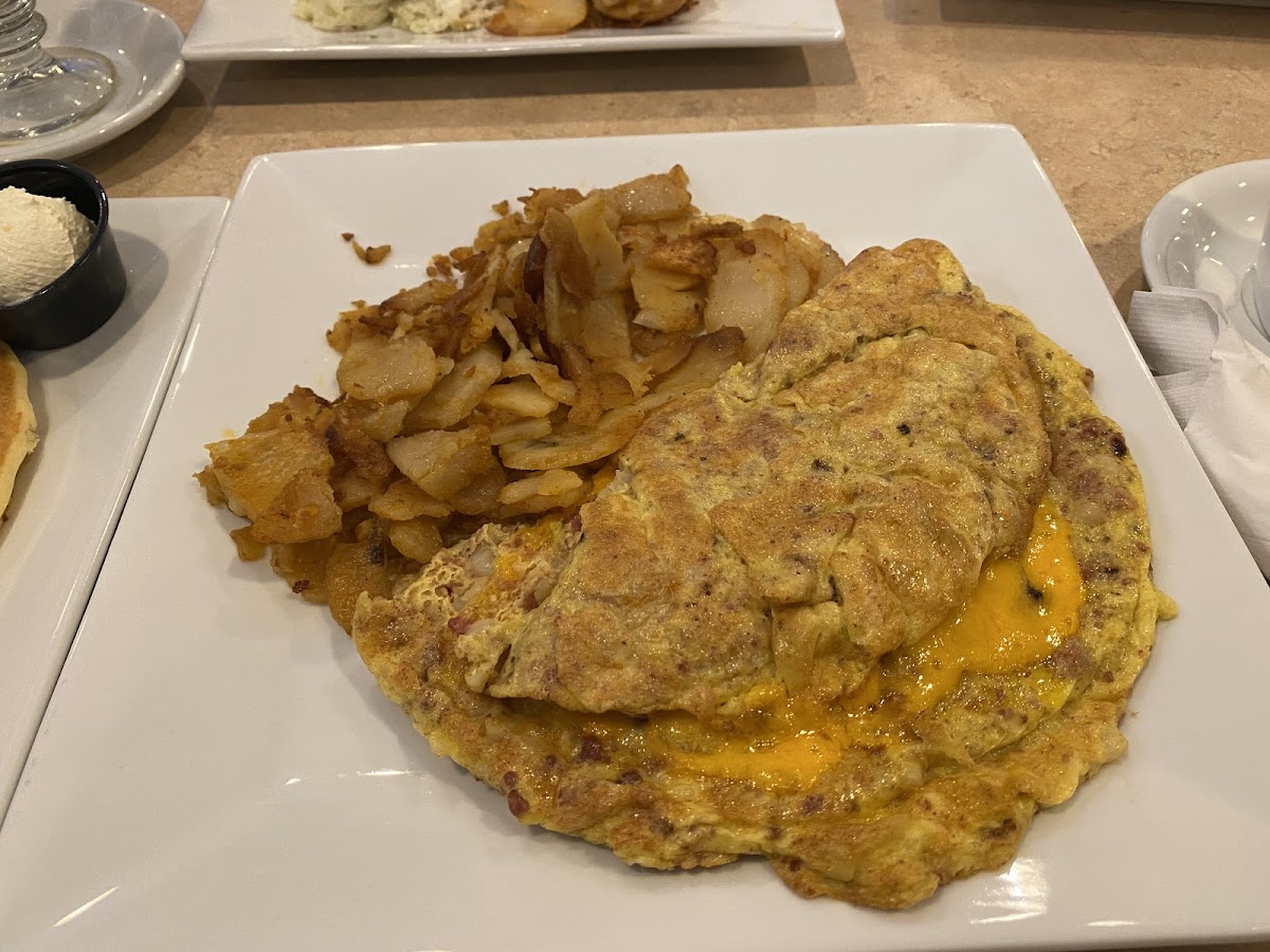 Corned beef hash "omelet"