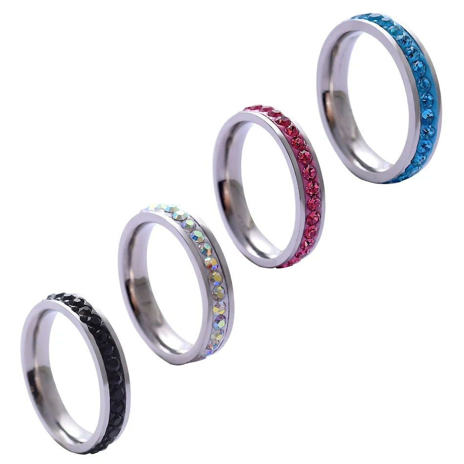 Anneaux de couple en acier inoxydable avec boue, strass colorés. Un symbole d'amour et d'amitié intemporel et élégant.