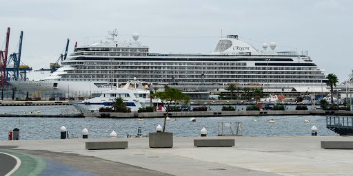 seven-seas-explorer-in-valencia-1.jpg - Seven Seas Explorer docked in Valencia, Spain.