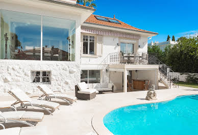 Villa avec piscine et jardin 2