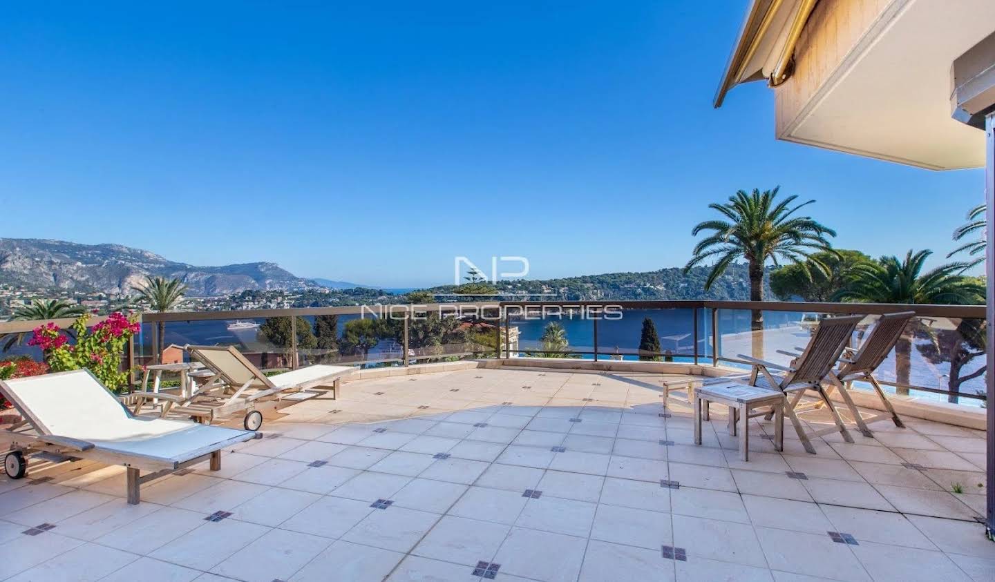 Apartment with terrace and pool Nice