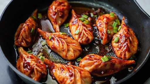 Veg Momos Honey Chilli [8 Pieces]