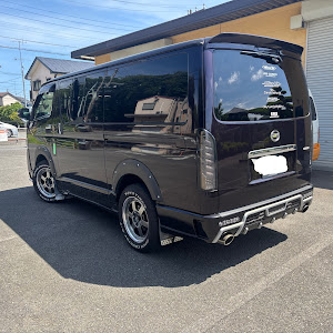 ハイエースバン TRH200V