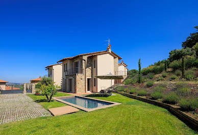 Villa avec piscine et jardin 1