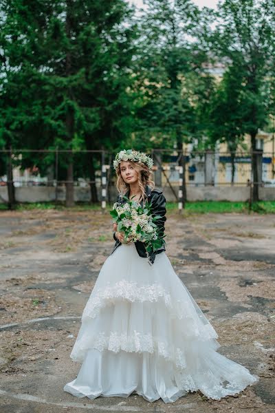 Fotógrafo de casamento Darya Sukhareva (daryas). Foto de 17 de abril 2020