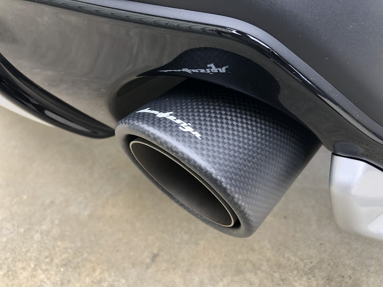 CX-5のマフラーカッターに関するカスタム事例の投稿画像2枚目