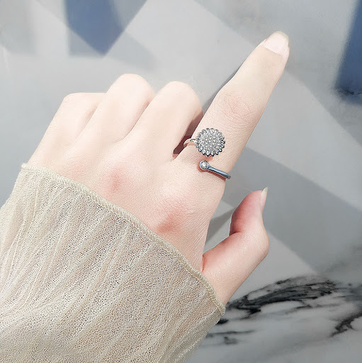 Title 1, Adjustable SUNFLOWER Spinning Ring Diamond-embe...