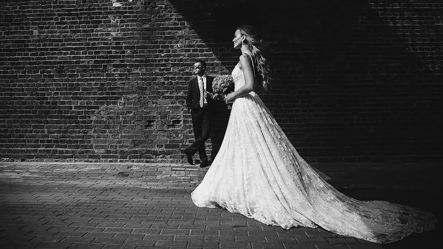 結婚式の写真家Pavel Furashov (paulmatis)。2021 3月24日の写真