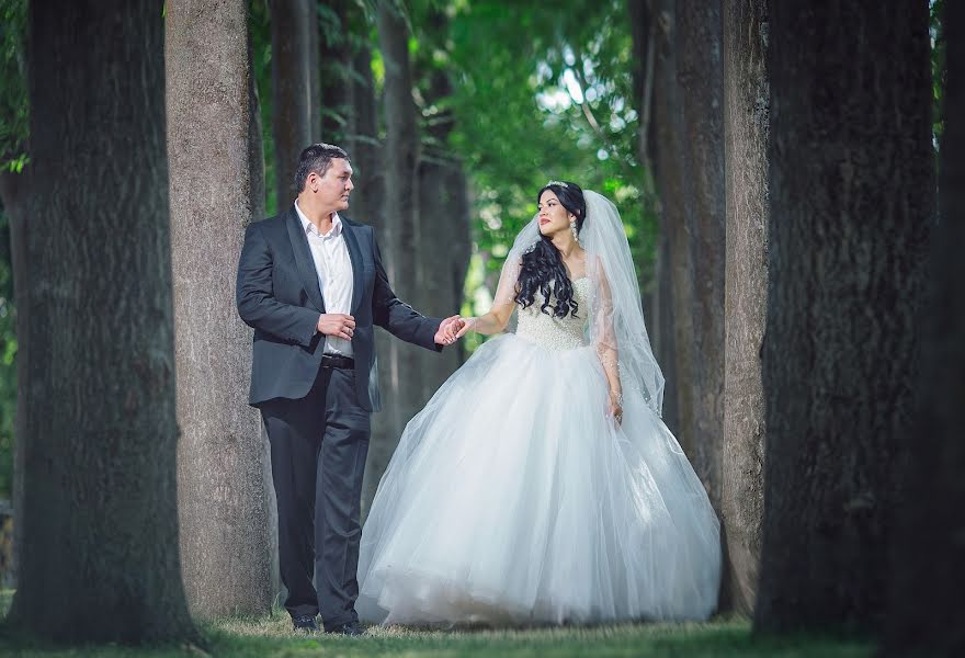 Fotógrafo de casamento Sergey Kim (danserega). Foto de 11 de fevereiro 2016