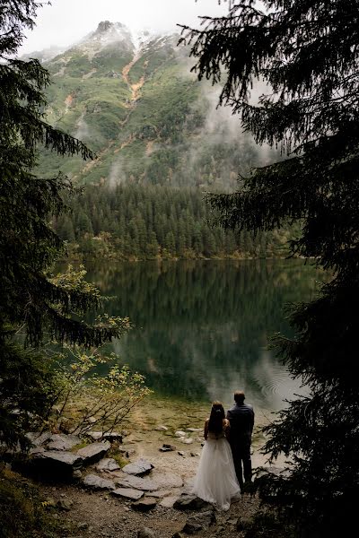 Fotograf ślubny Mateusz Kiper (fotomati). Zdjęcie z 9 kwietnia 2021