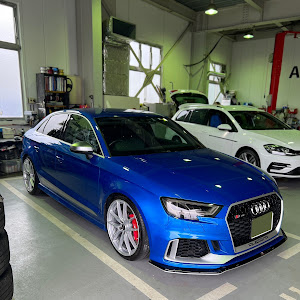 RS3 セダン