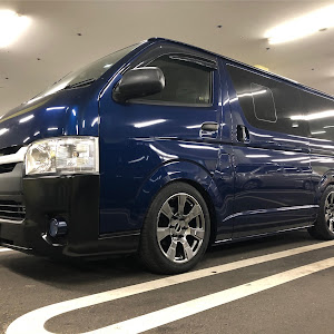 ハイエースバン TRH200V