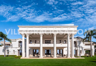 Villa with garden and terrace 3