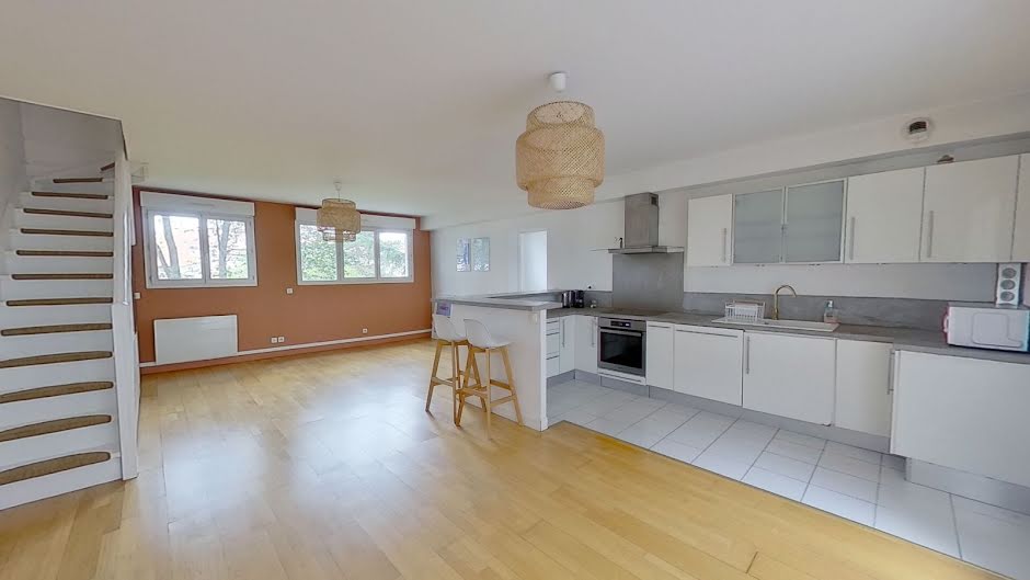 Location  appartement 5 pièces 95 m² à Nanterre (92000), 2 050 €