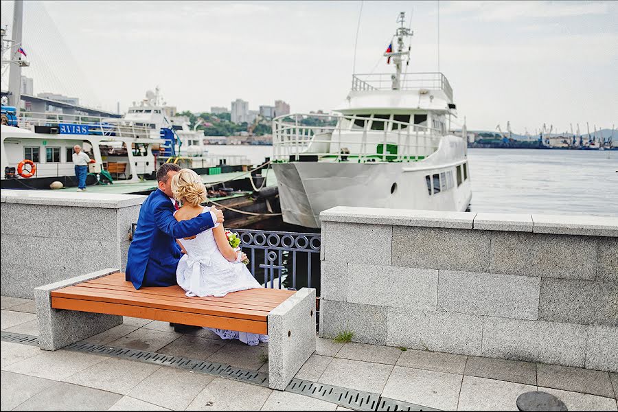 Fotógrafo de casamento Olga Shtanger (olyazaolya). Foto de 2 de fevereiro 2017