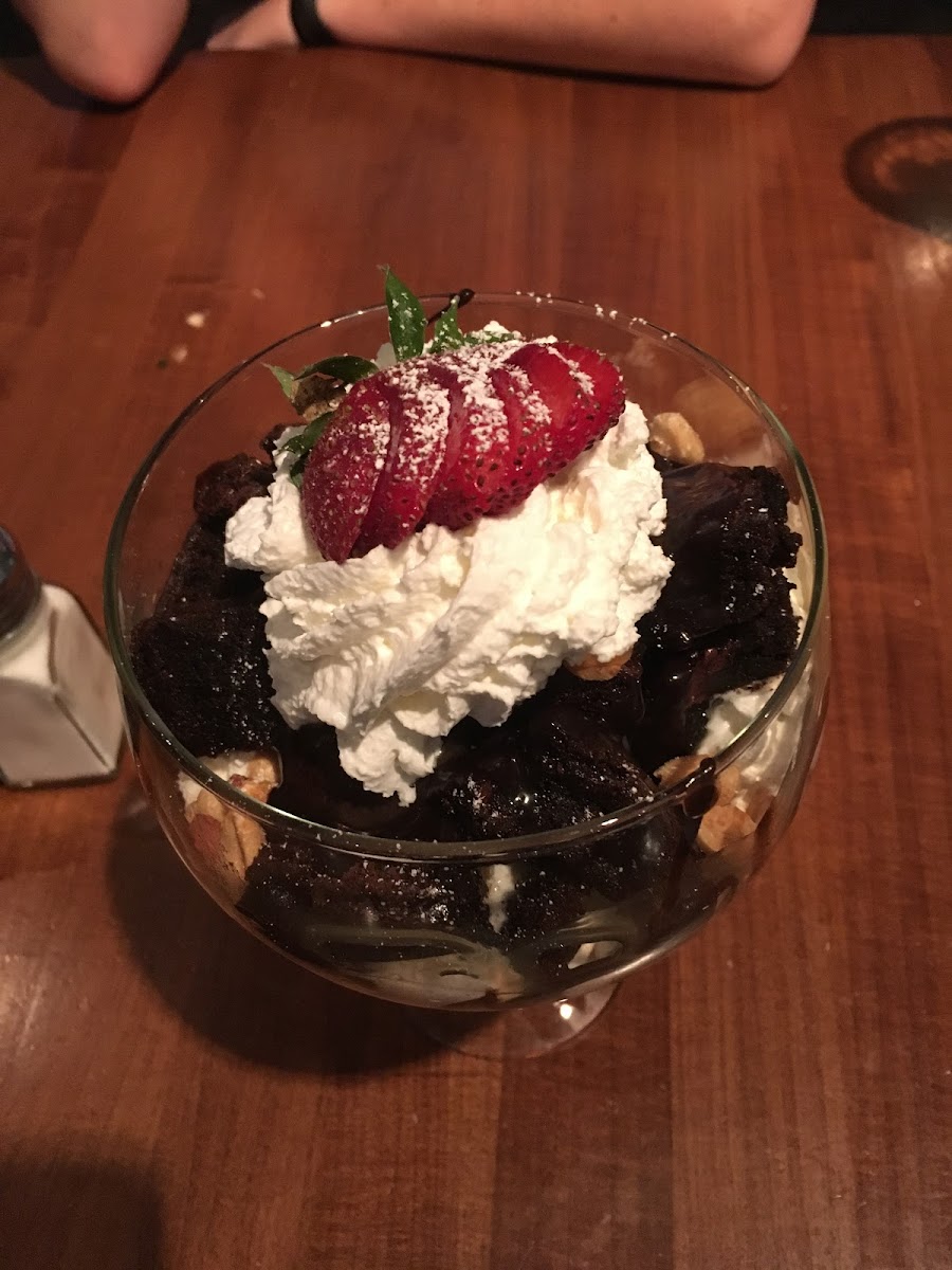 Brownie ice cream sundae