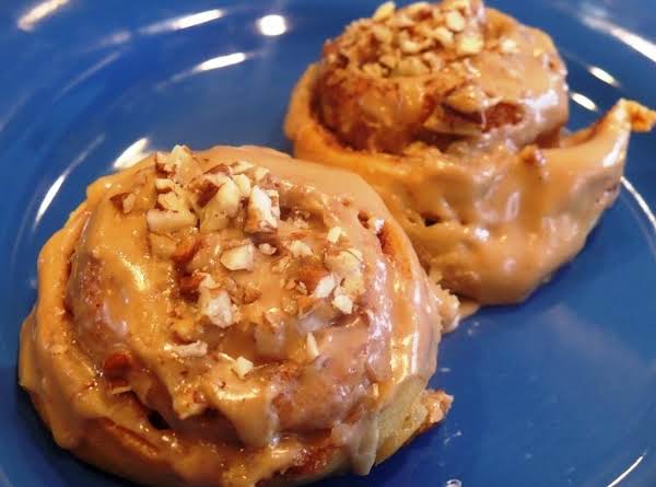 Easy Pecan Cinnamon Rolls_image