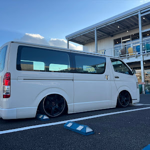 ハイエースバン TRH200V