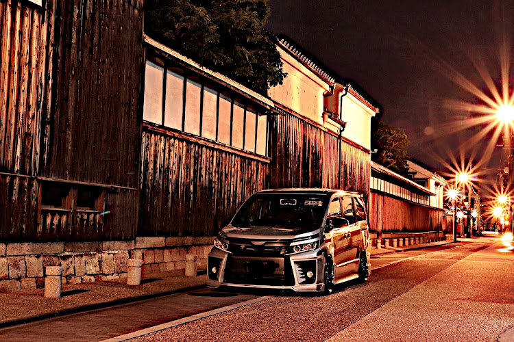 ヴォクシーの東寺・月桂冠に関するカスタム事例の投稿画像4枚目
