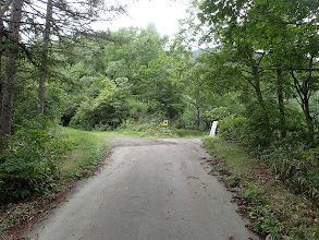 舗装路終点（右の道へ）