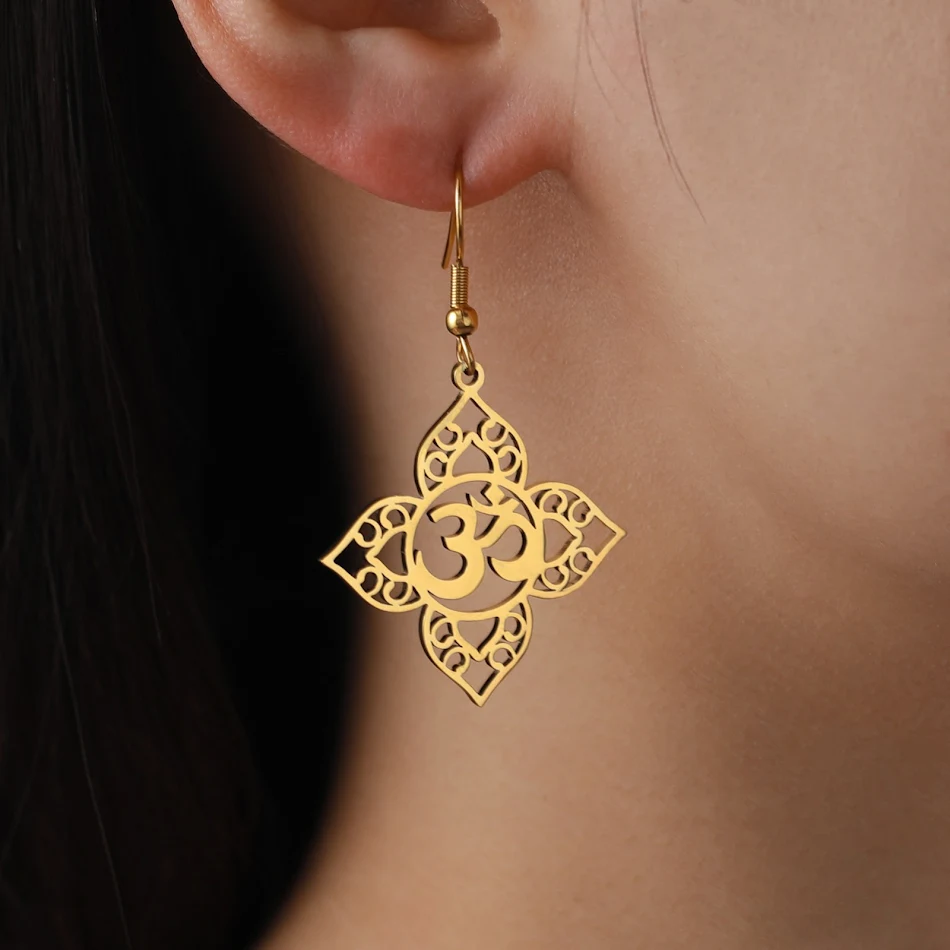 RVS dames oorbellen met yogasymbool. Perfect voor yoga en meditatie. Elegant design en duurzaam voor dagelijks gebruik.